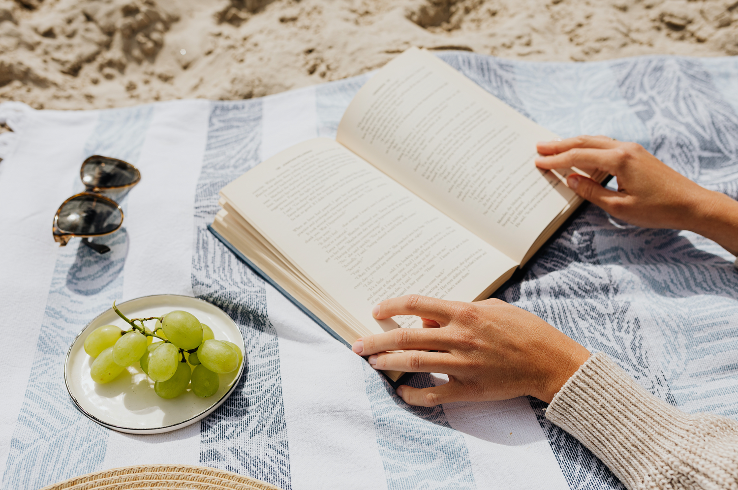 Unsere liebsten Lektüren für deinen perfekten célv-care-Sommer