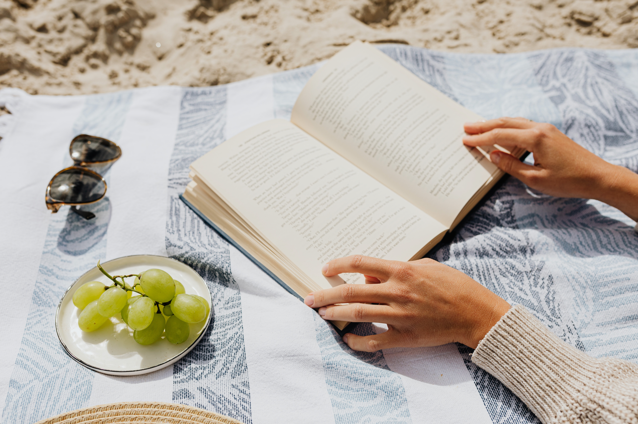 Unsere liebsten Lektüren für deinen perfekten célv-care-Sommer